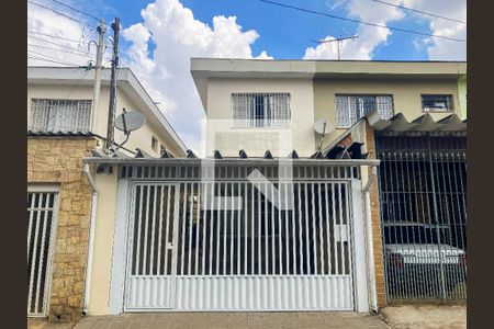 Casa à venda com 135m², 3 quartos e 2 vagasFachada