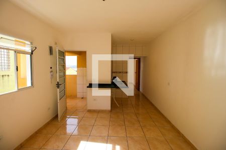 Sala de casa para alugar com 1 quarto, 25m² em Jardim das Oliveiras, Itaquaquecetuba