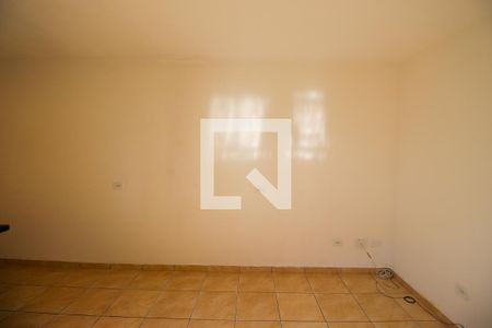 Sala de casa para alugar com 1 quarto, 25m² em Jardim das Oliveiras, Itaquaquecetuba