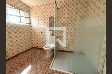 Casa à venda com 250m², 5 quartos e 1 vaga Casa à venda com 250m², 5 quartos e 1 vagaBanheiro