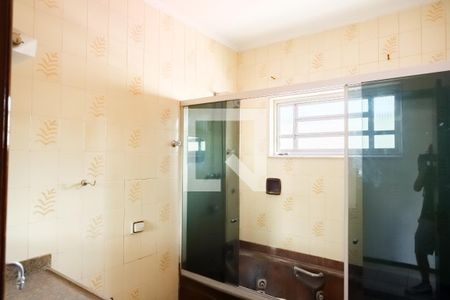 Casa para alugar com 160m², 3 quartos e 2 vagasBanheiro Social