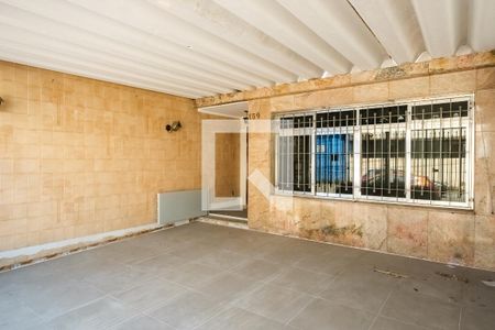 Casa para alugar com 160m², 3 quartos e 2 vagasVagas