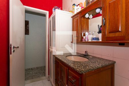 Casa à venda com 140m², 3 quartos e 2 vagasBanheiro