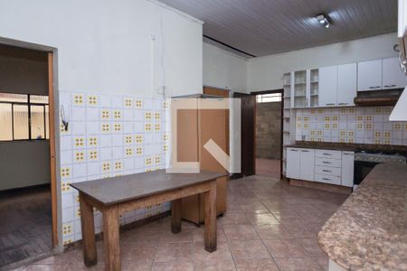 Casa à venda com 389m², 4 quartos e 1 vagaCozinha