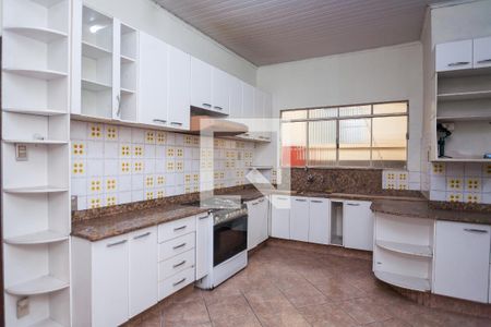 Casa à venda com 389m², 4 quartos e 1 vagaCozinha