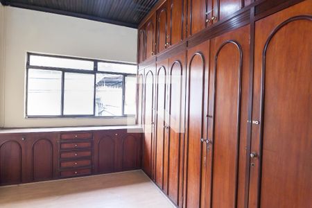 Casa à venda com 389m², 4 quartos e 1 vagasuite 