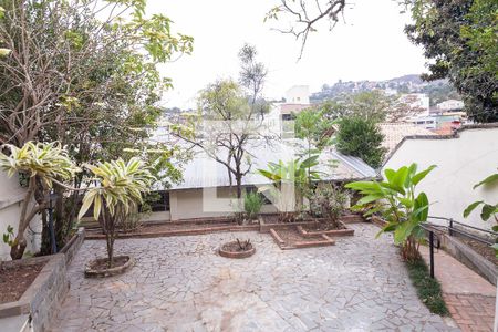Casa à venda com 389m², 4 quartos e 1 vagaQuintal