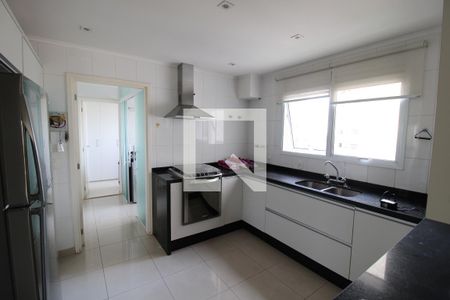 Apartamento à venda com 191m², 4 quartos e 4 vagasCozinha