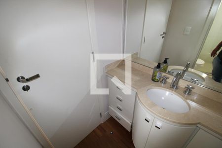 Apartamento à venda com 191m², 4 quartos e 4 vagasQuarto 2 - Banheiro