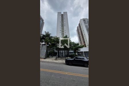 Apartamento para alugar com 55m², 2 quartos e 1 vaga Apartamento para alugar com 55m², 2 quartos e 1 vagaFachada