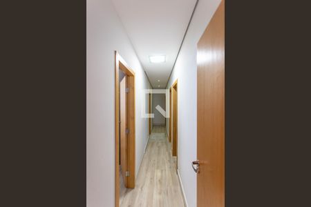 Corredor de casa para alugar com 4 quartos, 230m² em Planalto, Belo Horizonte