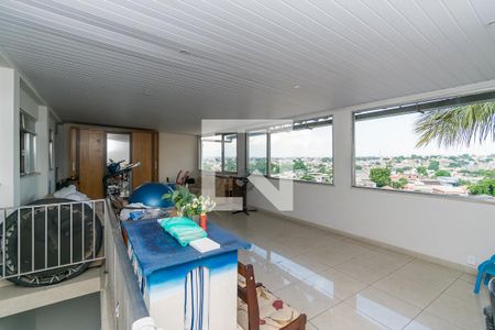 Casa à venda com 260m², 4 quartos e 1 vagaVaranda dos fundos