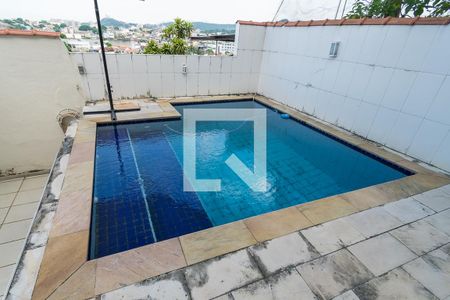 Casa à venda com 260m², 4 quartos e 1 vagaPiscina