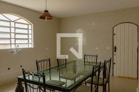 Casa à venda com 250m², 3 quartos e 5 vagasCozinha 