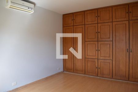 Casa para alugar com 170m², 3 quartos e 2 vagasQuarto 3