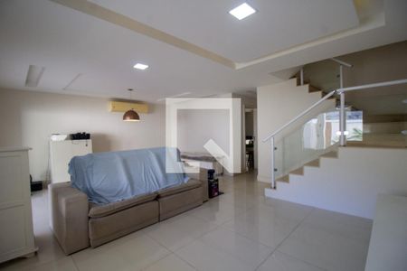 Casa de condomínio para alugar com 257m², 5 quartos e 2 vagasSala