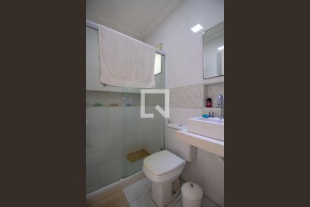 Banheiro da Suíte 1 de casa de condomínio para alugar com 5 quartos, 257m² em Vargem Pequena, Rio de Janeiro