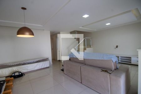 Sala de casa de condomínio para alugar com 5 quartos, 257m² em Vargem Pequena, Rio de Janeiro