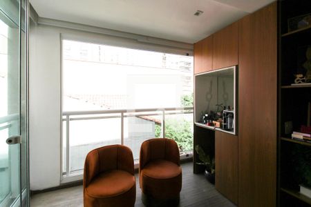 Varanda  de apartamento à venda com 1 quarto, 70m² em Vila Nova Conceição, São Paulo