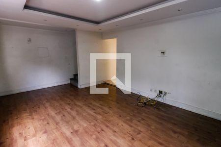 Sala de casa para alugar com 3 quartos, 138m² em Parque Industrial das Oliveiras, Taboão da Serra