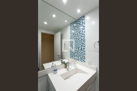 Apartamento à venda com 68m², 2 quartos e 1 vaga Apartamento à venda com 68m², 2 quartos e 1 vagaBanheiro Social
