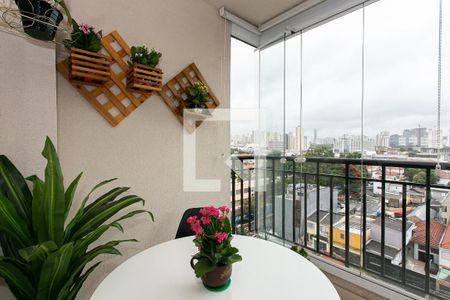 Apartamento à venda com 68m², 2 quartos e 1 vaga Apartamento à venda com 68m², 2 quartos e 1 vagaVaranda