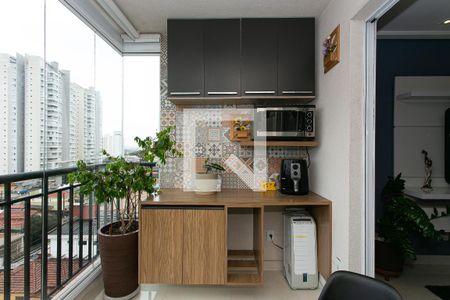 Apartamento à venda com 68m², 2 quartos e 1 vaga Apartamento à venda com 68m², 2 quartos e 1 vagaVaranda