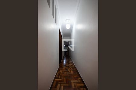 Casa à venda com 270m², 3 quartos e 1 vaga Casa à venda com 270m², 3 quartos e 1 vagaCorredor