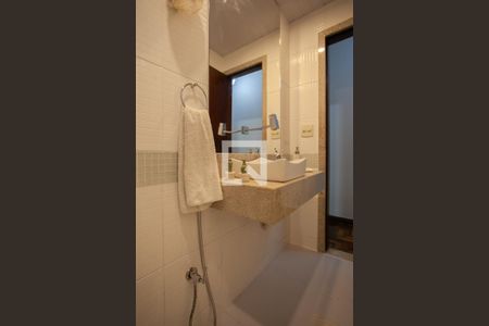 Casa à venda com 270m², 3 quartos e 1 vaga Casa à venda com 270m², 3 quartos e 1 vagaBanheiro Social