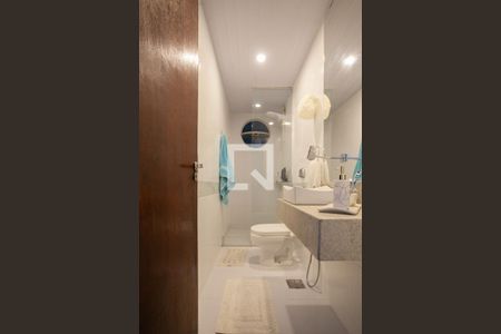 Casa à venda com 270m², 3 quartos e 1 vaga Casa à venda com 270m², 3 quartos e 1 vagaBanheiro Social