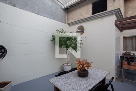 Casa à venda com 270m², 3 quartos e 1 vaga Casa à venda com 270m², 3 quartos e 1 vagaQuintal