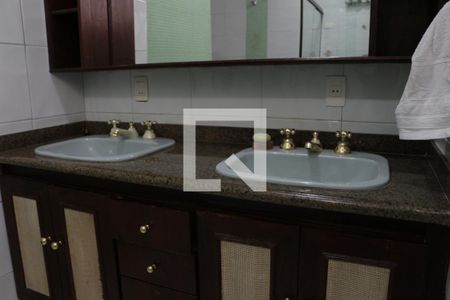 Casa à venda com 190m², 3 quartos e 3 vagas Casa à venda com 190m², 3 quartos e 3 vagasBanheiro da Suíte 1