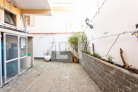 Casa à venda com 190m², 3 quartos e 3 vagas Casa à venda com 190m², 3 quartos e 3 vagasQuintal