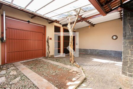 Casa à venda com 190m², 3 quartos e 3 vagas Casa à venda com 190m², 3 quartos e 3 vagasGaragem