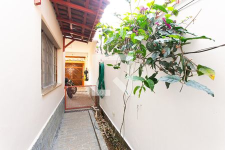 Casa à venda com 190m², 3 quartos e 3 vagas Casa à venda com 190m², 3 quartos e 3 vagasCorredor