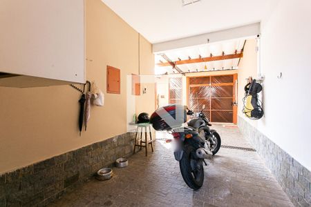 Casa à venda com 190m², 3 quartos e 3 vagas Casa à venda com 190m², 3 quartos e 3 vagasGaragem