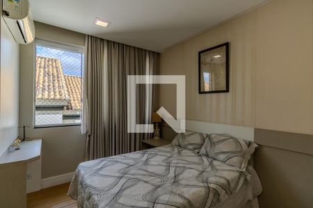 Casa à venda com 700m², 5 quartos e 5 vagas Casa à venda com 700m², 5 quartos e 5 vagasSuíte 4