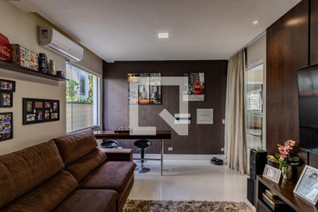 Casa à venda com 700m², 5 quartos e 5 vagas Casa à venda com 700m², 5 quartos e 5 vagasSala