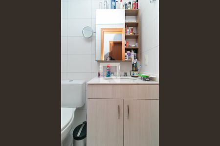 Banheiro de apartamento à venda com 2 quartos, 75m² em Rio Branco, Porto Alegre