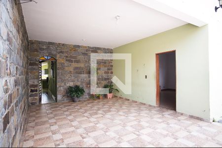 Casa à venda com 200m², 4 quartos e 2 vagas Casa à venda com 200m², 4 quartos e 2 vagasGaragem