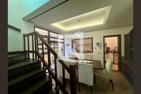 Sala de casa à venda com 7 quartos, 344m² em João Pinheiro, Belo Horizonte