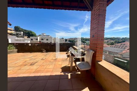 Casa à venda com 344m², 7 quartos e 2 vagasQuintal - varanda