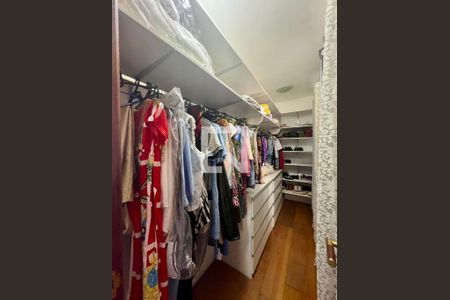 Casa à venda com 344m², 7 quartos e 2 vagasCloset quarto 1