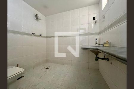 Casa à venda com 344m², 7 quartos e 2 vagasBanheiro 4
