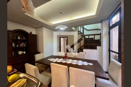 Casa à venda com 344m², 7 quartos e 2 vagasSala