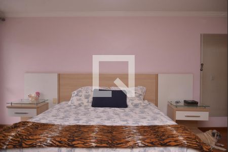 Casa à venda com 250m², 4 quartos e 4 vagasSuíte 1