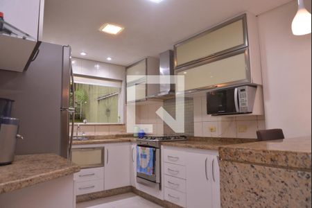 Casa à venda com 250m², 4 quartos e 4 vagasCozinha