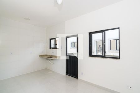 Sala de apartamento para alugar com 1 quarto, 30m² em Olaria, Rio de Janeiro