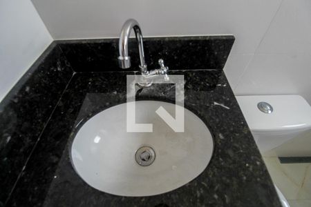 Casa à venda com 97m², 2 quartos e 4 vagas Casa à venda com 97m², 2 quartos e 4 vagasBanheiro da Suíte 2