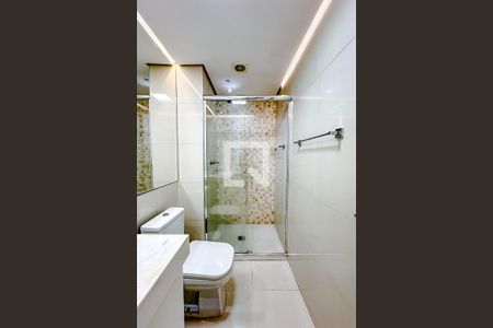 Banheiro de kitnet/studio para alugar com 1 quarto, 52m² em Vila Regente Feijó, São Paulo